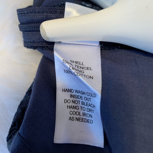 ECRU BARDOT Beautiful Blue Eyelet embroidered lined Tank in a size Small… - Picture 8 of 15